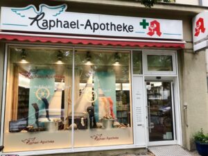 Bild zeigt die Raphael-Apotheke in der Reichsstraße 36 (Raphael Apotheke Berlin).